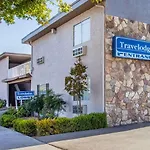 Travelodge By Wyndham Fresno Yosemite Area
