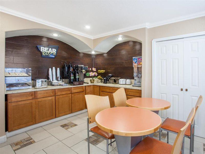 Motel Travelodge By Wyndham Yosemite Area 2*